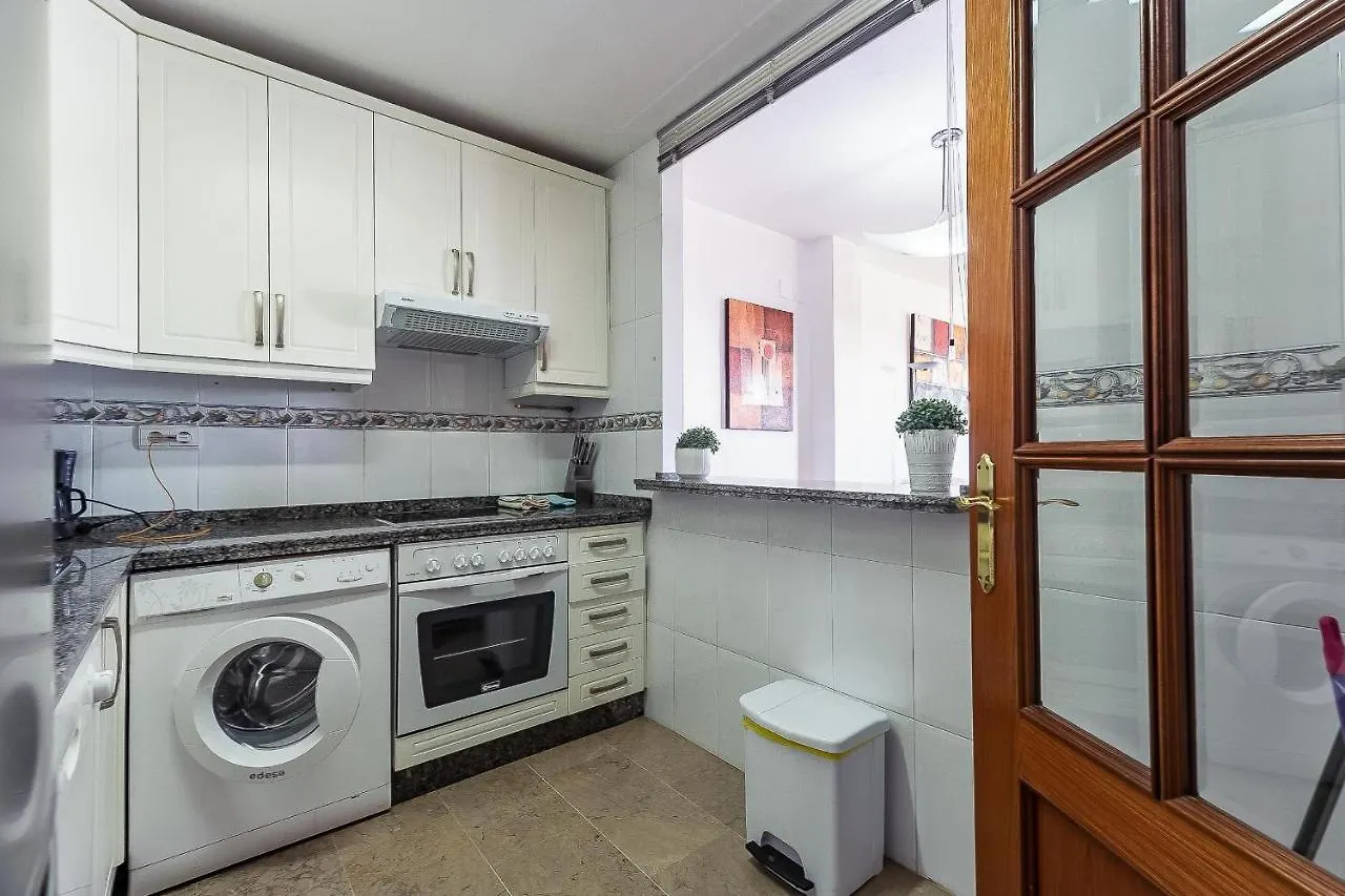 ベナルマデナLuminoso Apartamento Con Terraza, Jardin Y Piscina.アパートメント スペイン