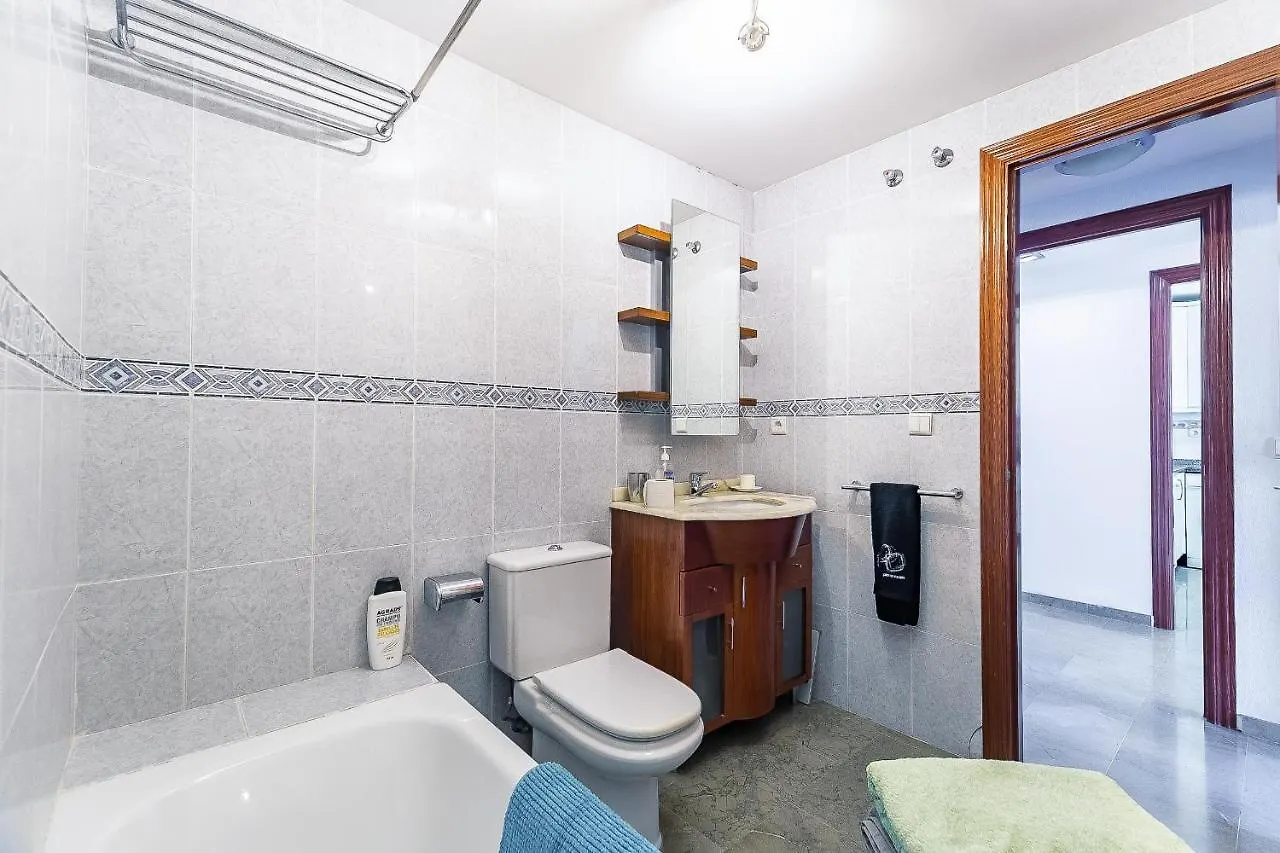 ベナルマデナLuminoso Apartamento Con Terraza, Jardin Y Piscina.アパートメント アパート