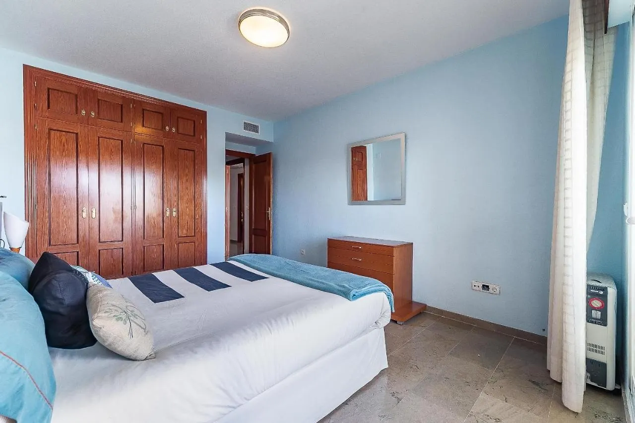 ベナルマデナLuminoso Apartamento Con Terraza, Jardin Y Piscina.アパートメント