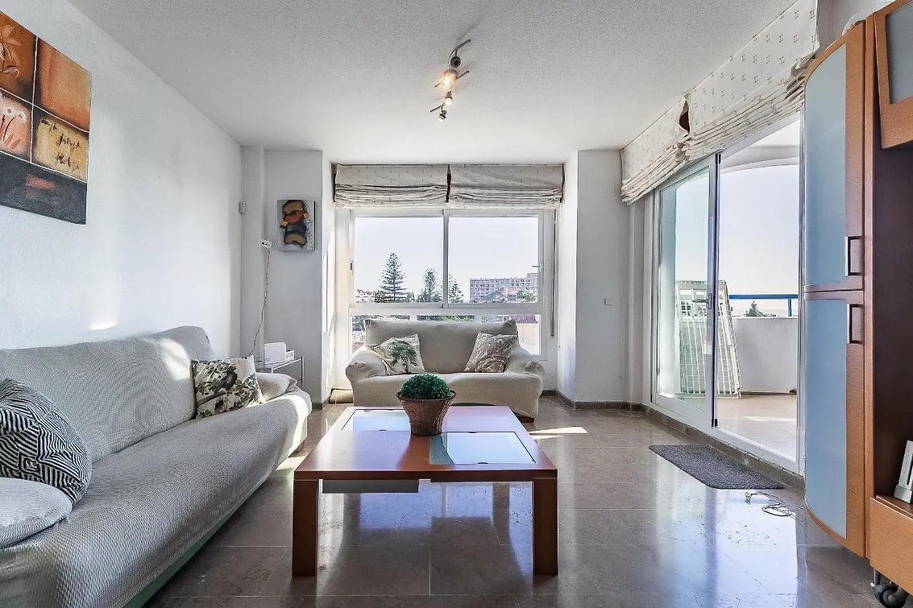 ベナルマデナLuminoso Apartamento Con Terraza, Jardin Y Piscina.アパートメント アパート ベナルマデナ